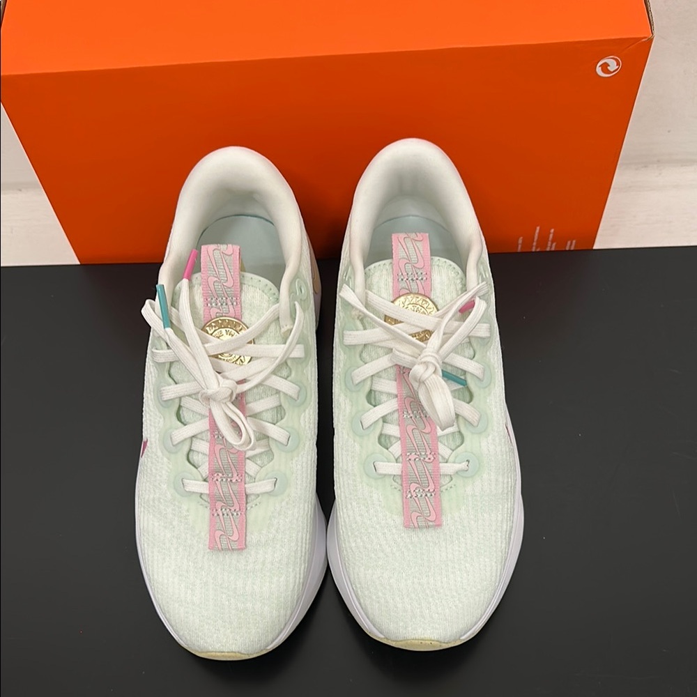 NIB Nike Women's Mint Green Athletic Shoes
